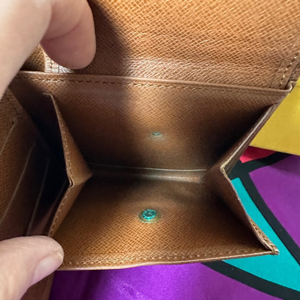 Louis Vuitton bifold. - Picture 8 of 11